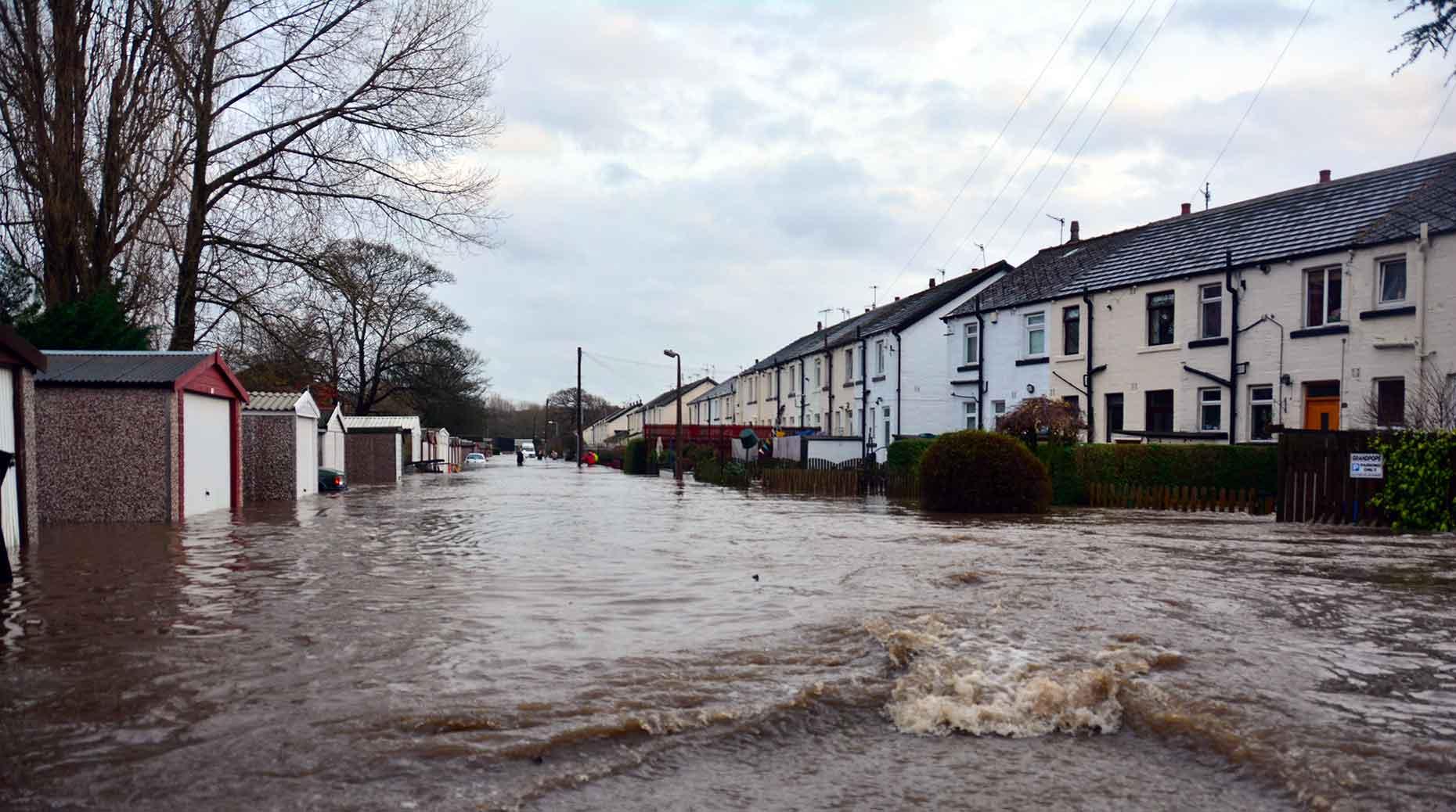 Visuel Catastrophes naturelles : 16 milliards d’euros de reste à charge