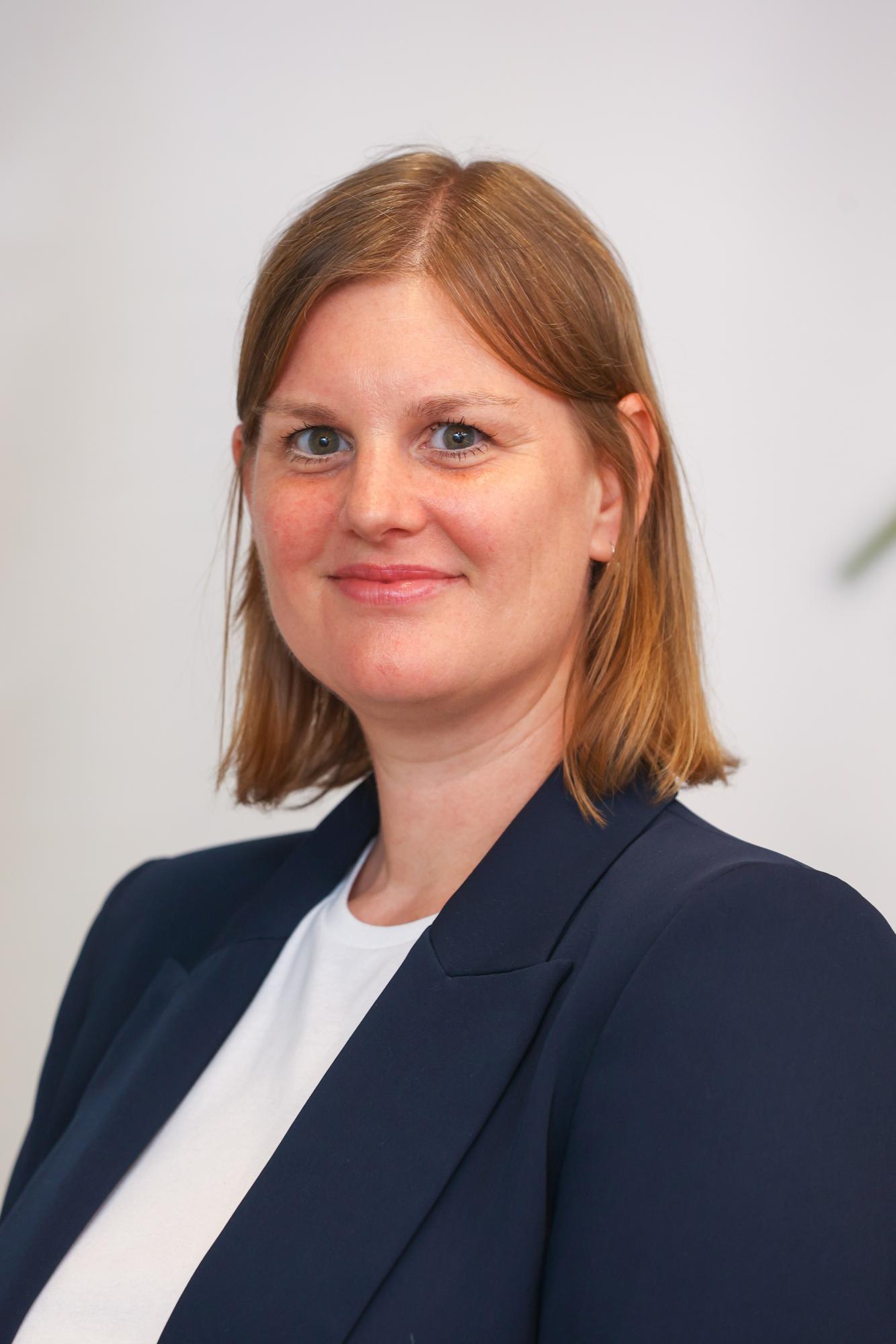 Portrait d'Emilie Neggaoui, Souscriptrice Sciences de la vie chez Chubb